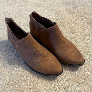 Cat and Jack Target Brown Ankle Booties Girls Size 5 Women’s Size 7